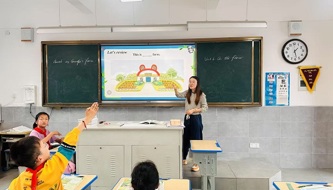 雅周镇英语教研组开展专题研讨活动